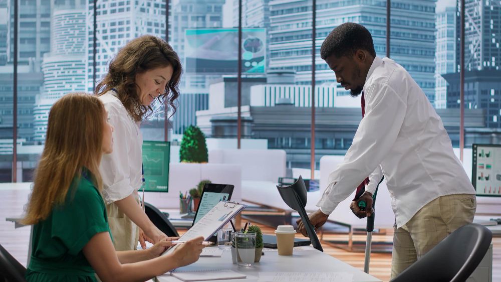 GCC insurance agents across regional offices connected through Amplispot